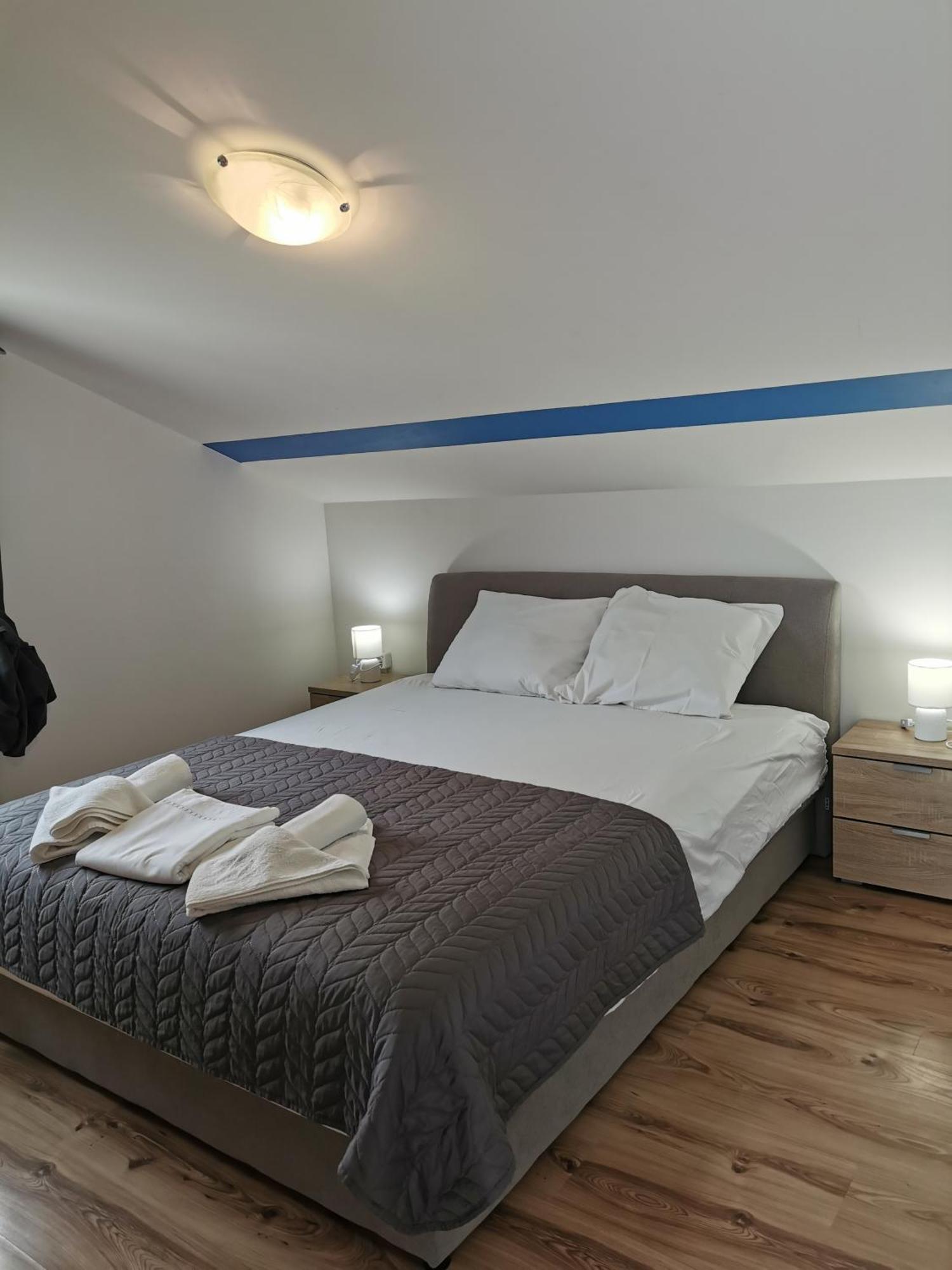 Apartments Riva ポヴリャナ エクステリア 写真